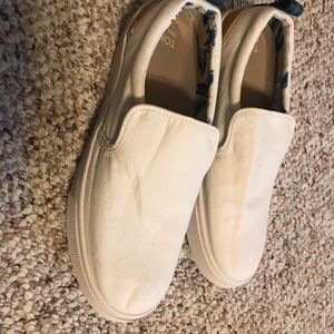 Toms canvas slip ons